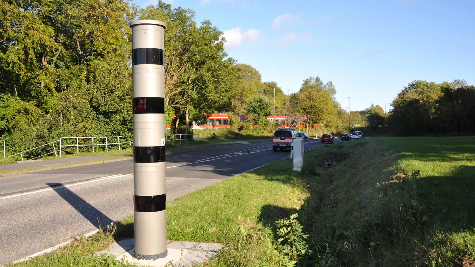 Tempo 100 außerorts: Strafen bei 116 km/h vorwerfbarer Geschwindigkeit